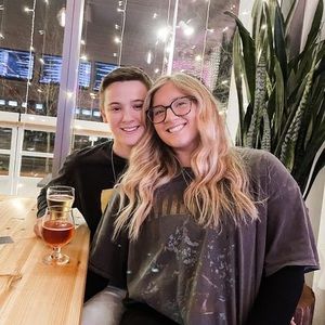 Meet your Posher, Casey